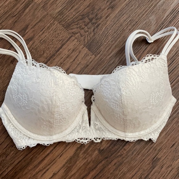 Victoria's Secret Other - Victoria’s Secret Push-Up Plunge Front Bra 32C Cream/White/Gold